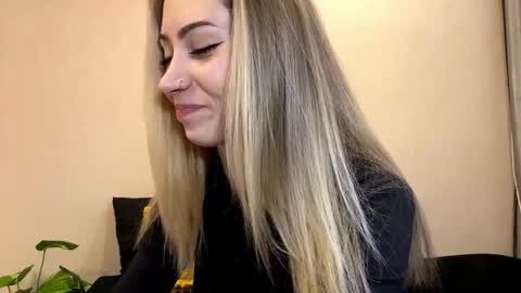 Lexi online show from December 14, 8:30 am