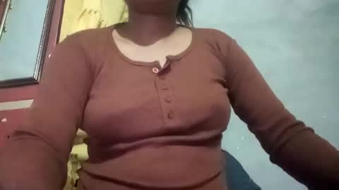 Snapshot of sunali_jain03 chatting on May 25, 1:39 pm sunali_jain03 online show from May 25, 1:39 pm
