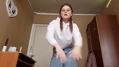 I am Lana Can we hit 10 Thumbs Up in first day online show from November 5, 6:02 am