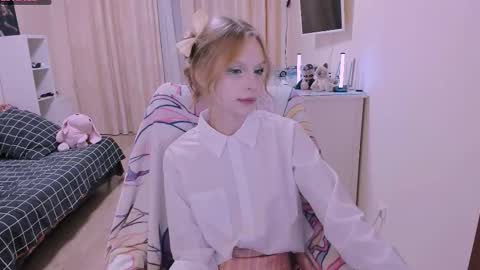 Snapshot of sunkissedsin chatting on December 13, 11:32 pm sunkissedsin online show from December 13, 11:32 pm