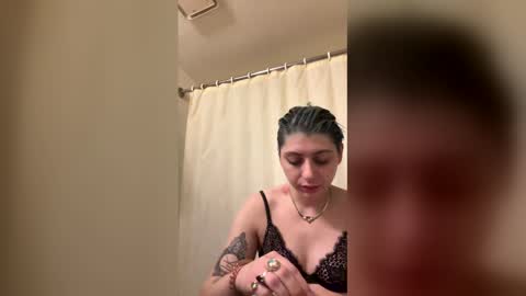 Sunni Daes online show from January 6, 4:27 am