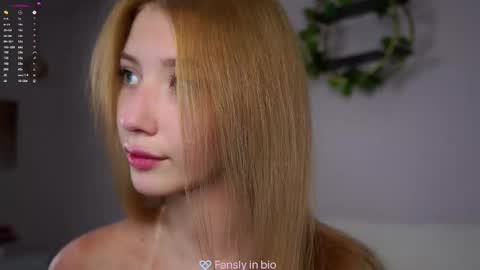 Snapshot of sunnmoonn chatting on October 15, 2:39 pm Lily online show from October 15, 2:39 pm