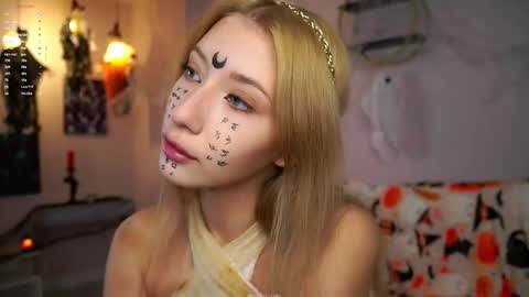 Snapshot of sunnmoonn chatting on October 29, 2:08 pm Lily online show from October 29, 2:08 pm