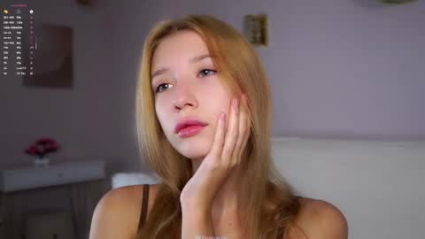 Snapshot of sunnmoonn chatting on November 2, 1:35 pm Lily online show from November 2, 1:35 pm