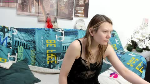 Snapshot of sunny__sammy chatting on April 2, 2:53 am Sammy online show from April 2, 2:53 am