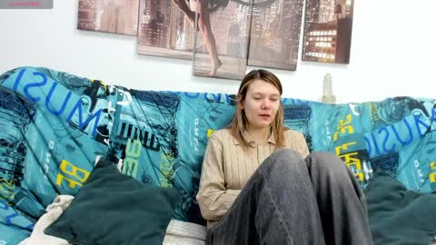 Snapshot of sunny__sammy chatting on April 3, 5:05 am Sammy online show from April 3, 5:05 am