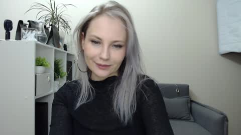 Naomi online show from December 23, 1:18 am