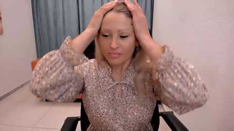Sarah online show from September 11, 8:36 am