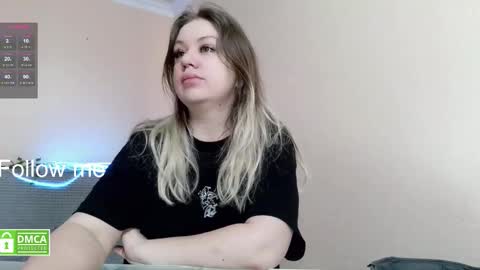 Snapshot of sunny_mood chatting on March 11, 6:19 am sunny mood online show from March 11, 6:19 am