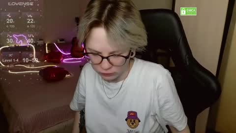 Snapshot of sunny_mood chatting on March 22, 3:21 am sunny mood online show from March 22, 3:21 am