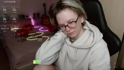 Snapshot of sunny_mood chatting on April 15, 3:13 am sunny mood online show from April 15, 3:13 am