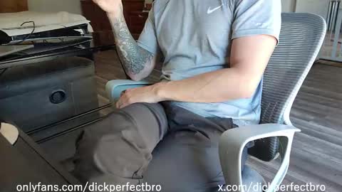 Snapshot of sunny_valentine chatting on November 10, 2:27 pm sunny valentine online show from November 10, 2:27 pm