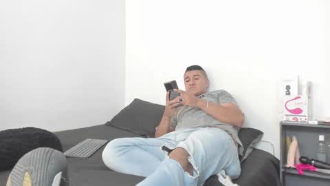 Snapshot of sunnyandevan chatting on December 2, 5:59 pm Christian Vanessa online show from December 2, 5:59 pm