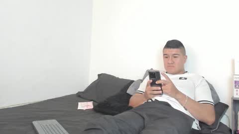 Snapshot of sunnyandevan chatting on December 9, 6:57 pm Christian Vanessa online show from December 9, 6:57 pm