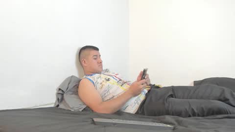 Snapshot of sunnyandevan chatting on December 14, 11:12 pm Christian Vanessa online show from December 14, 11:12 pm