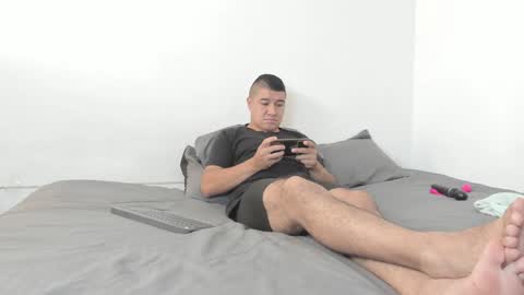 Snapshot of sunnyandevan chatting on December 21, 4:57 pm Christian Vanessa online show from December 21, 4:57 pm