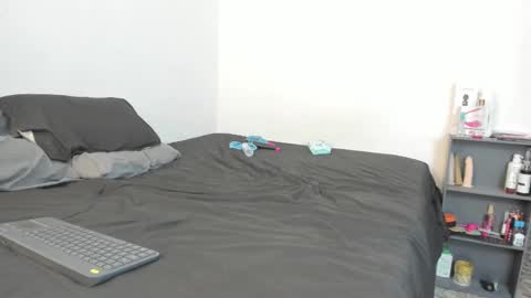 Snapshot of sunnyandevan chatting on February 26, 10:42 pm Christian Vanessa online show from February 26, 10:42 pm