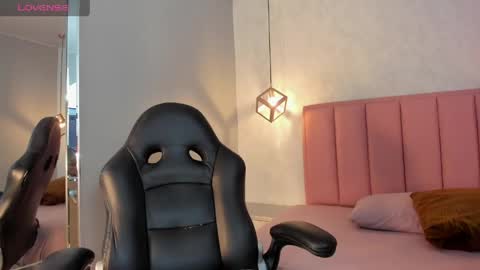  S U N N Y online show from April 27, 12:47 pm