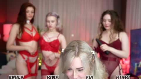 Snapshot of sunnyfia chatting on September 19, 3:52 am Fia - TG - Mia - Alice - online show from September 19, 3:52 am