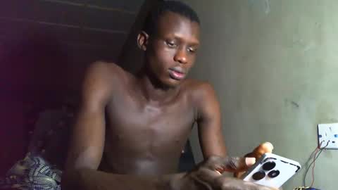 Snapshot of sunnyjohn447 chatting on October 6, 10:12 am Sunnyblack2 online show from October 6, 10:12 am