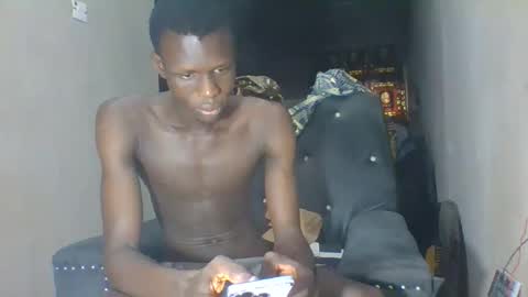 Snapshot of sunnyjohn447 chatting on October 14, 9:32 am Sunnyblack2 online show from October 14, 9:32 am