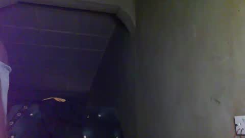 Snapshot of sunnyjohn447 chatting on October 21, 10:05 am Sunnyblack2 online show from October 21, 10:05 am