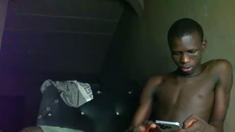 Snapshot of sunnyjohn447 chatting on October 23, 10:03 am Sunnyblack2 online show from October 23, 10:03 am