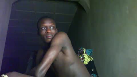 Snapshot of sunnyjohn447 chatting on October 29, 9:22 am Sunnyblack2 online show from October 29, 9:22 am