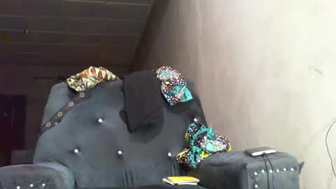 Snapshot of sunnyjohn447 chatting on October 30, 9:44 am Sunnyblack2 online show from October 30, 9:44 am