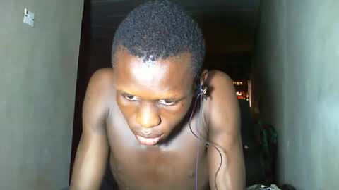 Snapshot of sunnyjohn447 chatting on December 20, 8:54 am Sunnyblack2 online show from December 20, 8:54 am