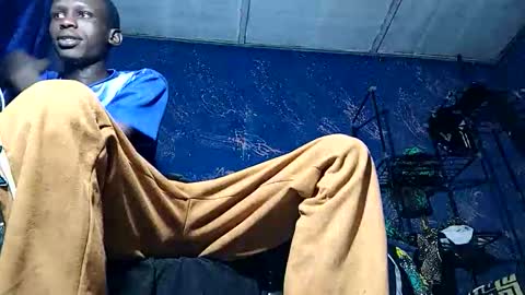 Snapshot of sunnyjohn447 chatting on February 22, 7:29 am Sunnyblack2 online show from February 22, 7:29 am