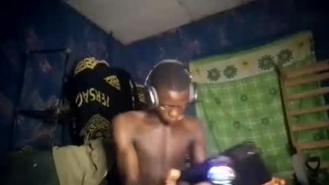 Snapshot of sunnyjohn447 chatting on April 14, 8:37 pm Sunnyblack2 online show from April 14, 8:37 pm