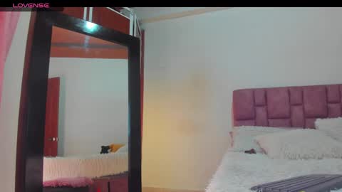 Sunny Leon Z online show from January 4, 10:55 pm