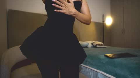 Snapshot of sunnymorrison chatting on November 20, 1:55 pm sol online show from November 20, 1:55 pm