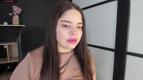 Snapshot of sunnypaytton chatting on October 1, 12:44 pm Sunny online show from October 1, 12:44 pm