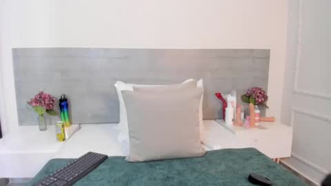 sunnywhitee online show from October 18, 7:47 pm