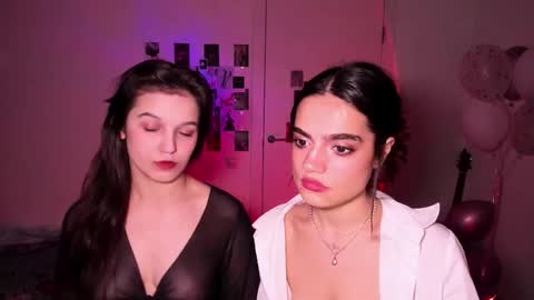 Snapshot of sunraisor chatting on November 2, 3:47 pm Rosie online show from November 2, 3:47 pm