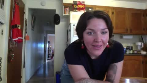 Snapshot of sunset1414 chatting on December 15, 9:30 pm Sunset online show from December 15, 9:30 pm