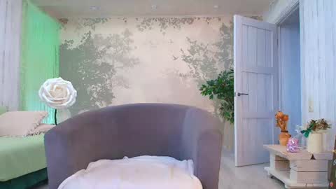 Eva  online show from June 29, 4:30 am