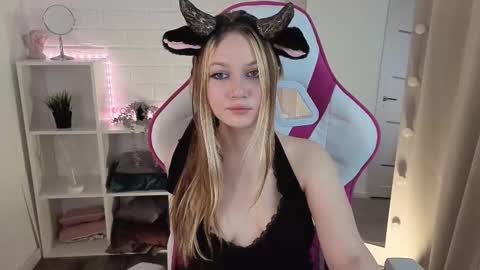 Snapshot of sunshine_angela chatting on November 20, 2:39 pm ANGELA online show from November 20, 2:39 pm