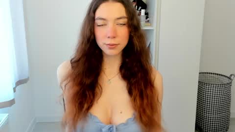 Snapshot of sunshine_bliss chatting on May 14, 2:46 pm sunshine_bliss online show from May 14, 2:46 pm