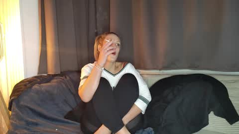 Snapshot of sunshine_diddy chatting on January 10, 11:39 pm Ava online show from January 10, 11:39 pm