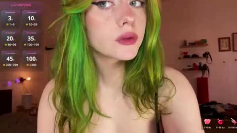 Snapshot of sunshine_lina chatting on June 9, 6:47 am Lina online show from June 9, 6:47 am
