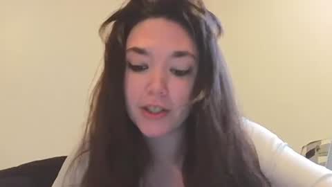 Mary 3 online show from March 22, 6:33 pm