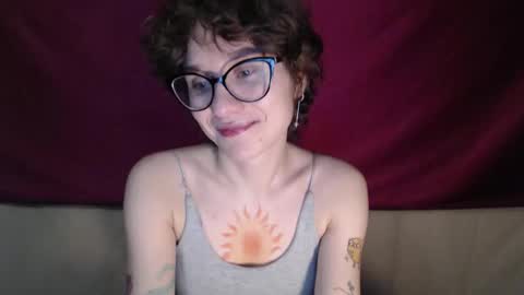 Snapshot of sunshinehella chatting on October 17, 2:52 pm Hella online show from October 17, 2:52 pm