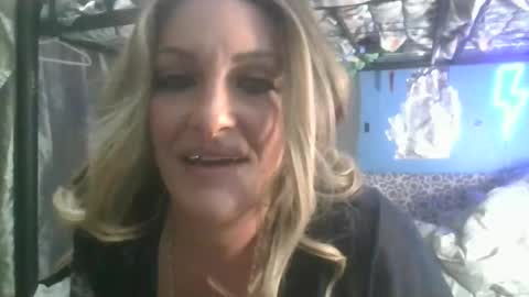sunshynedreamz online show from October 4, 8:12 am