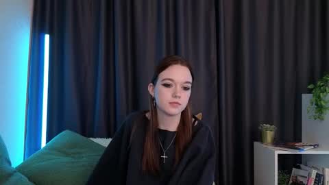 Snapshot of sunylily chatting on March 13, 10:33 am Lilith online show from March 13, 10:33 am