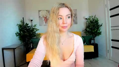 Snapshot of super_peach chatting on April 22, 2:58 am Jenn online show from April 22, 2:58 am