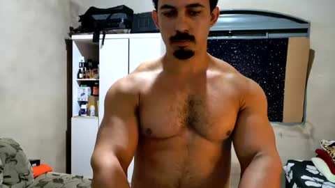 Snapshot of superbigmr chatting on June 13, 7:23 pm james online show from June 13, 7:23 pm
