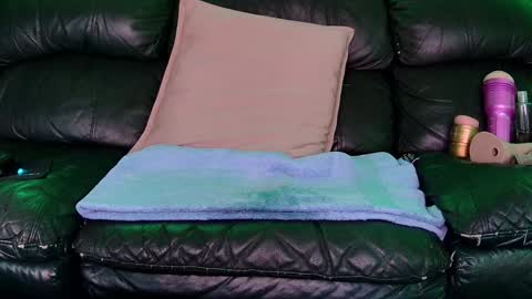 Thomas online show from December 30, 9:29 pm